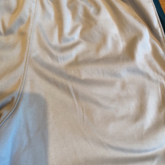 Under Armour Heat Gear Athletic Shorts - Picture 10 of 10